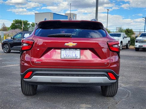 Used 2025 Chevrolet Trax LT w/ Driver Confidence Package image 13