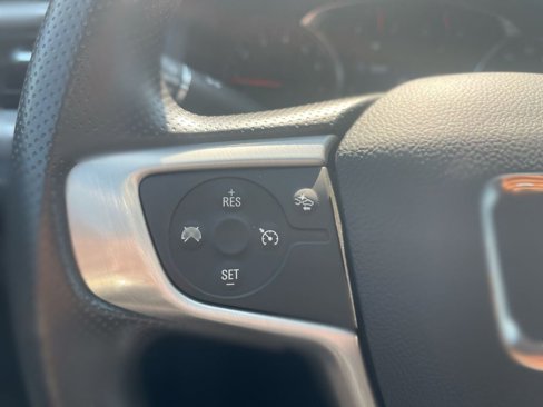 Used 2023 GMC Acadia SLE image 9