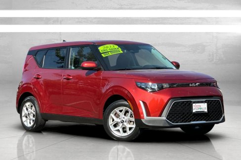 Used 2023 Kia Soul LX w/ LX Technology Package image 2