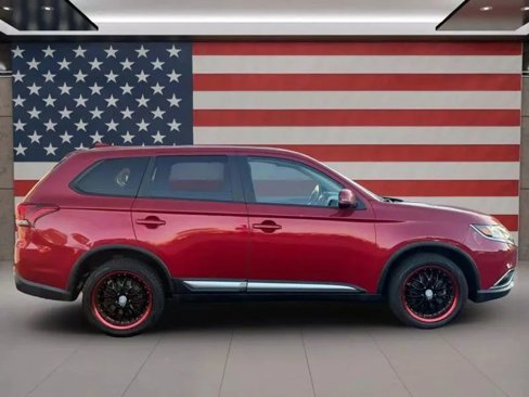 Used 2018 Mitsubishi Outlander SEL image 4