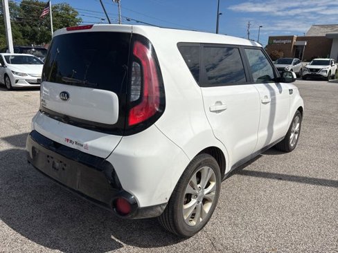 Used 2016 Kia Soul + image 6