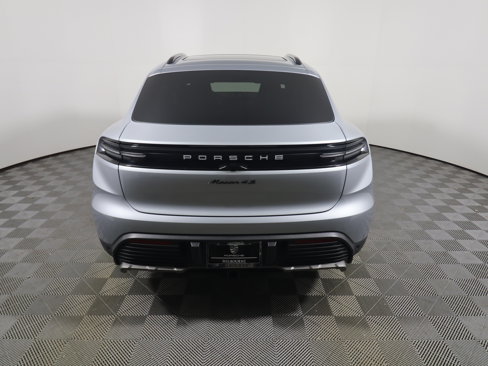 Certified 2025 Porsche Macan 4S Electric image 6