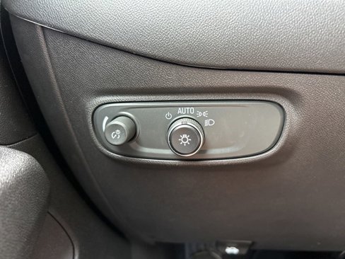 Used 2023 Chevrolet Equinox LT image 25