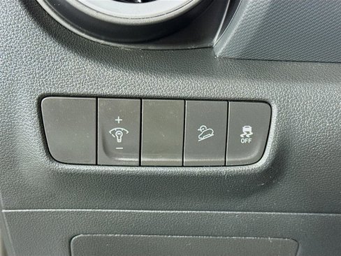 Certified 2022 Hyundai Kona SEL image 10