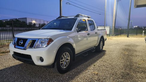 Used 2019 Nissan Frontier SV image 4