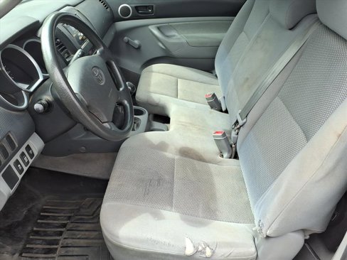 Used 2010 Toyota Tacoma 4x4 Regular Cab image 8