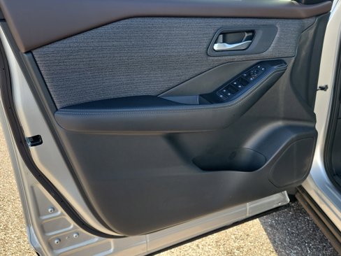 Certified 2022 Nissan Rogue SV image 20