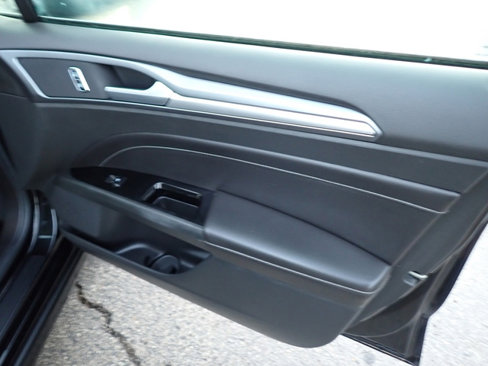 Used 2014 Ford Fusion Titanium image 18