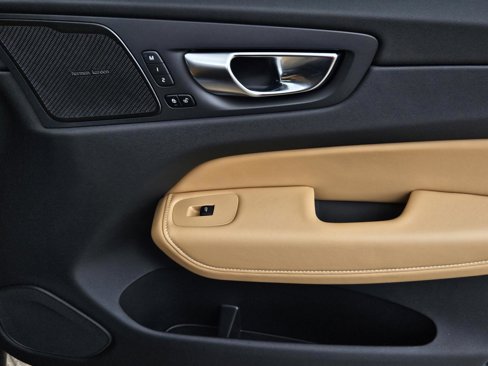 New 2025 Volvo XC60 B5 Ultra w/ Protection Package Premier image 42