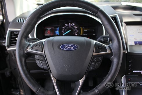 Used 2020 Ford Edge Titanium image 11