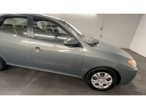 Used 2010 Hyundai Elantra GLS image 2