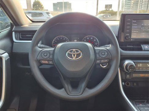 Used 2021 Toyota RAV4 XLE image 10