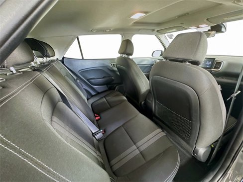 Used 2022 Hyundai Venue SEL image 17