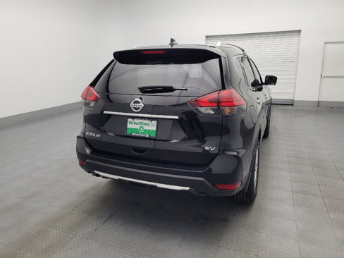 Used 2017 Nissan Rogue SV w/ SV Premium Package image 7