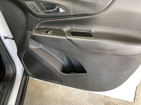 Used 2023 Chevrolet Equinox LT image 17