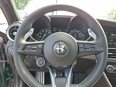 Used 2022 Alfa Romeo Giulia Sprint image 21