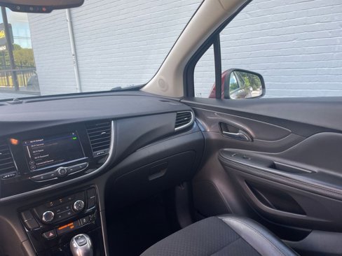 Used 2022 Buick Encore Preferred w/ Safety Package image 33