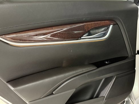 Used 2013 Cadillac XTS Luxury w/ Driver Awareness Package image 36