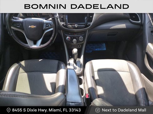 Used 2021 Chevrolet Trax LT w/ LT Convenience Package image 13