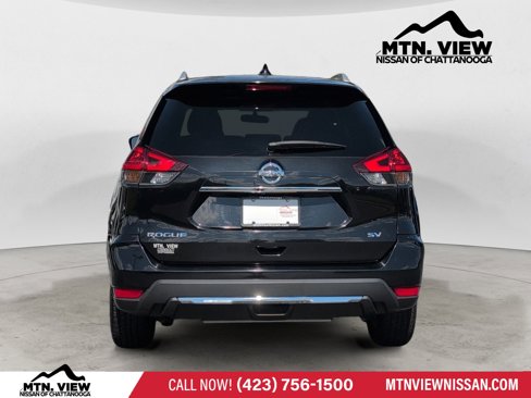 Used 2018 Nissan Rogue SV image 4
