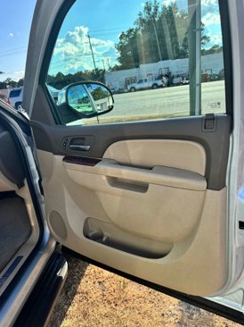 Used 2014 Chevrolet Suburban LTZ image 14