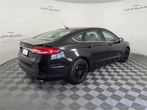 Used 2017 Ford Fusion SE image 6