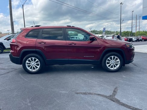 Used 2020 Jeep Cherokee Latitude w/ Cold Weather Group image 8