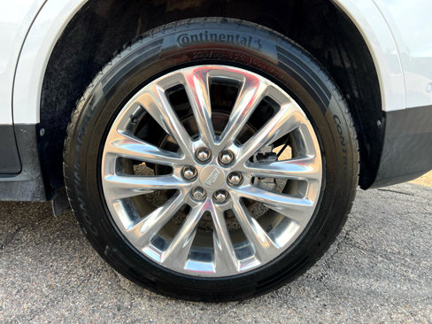 Used 2017 Cadillac XT5 Platinum w/ Driver Assist Package image 17