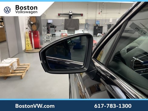 Certified 2022 Volkswagen Tiguan SE image 13