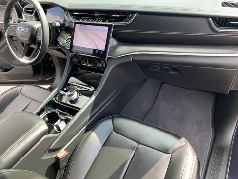 Used 2023 Jeep Grand Cherokee Limited image 30