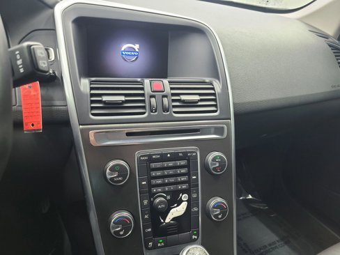 Used 2015 Volvo XC60 T6 Premier Plus image 25