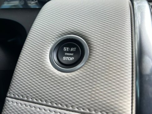 Used 2020 Land Rover Discovery Sport SE R-Dynamic image 42