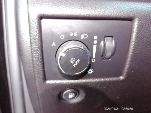 Used 2019 Jeep Grand Cherokee Laredo image 27