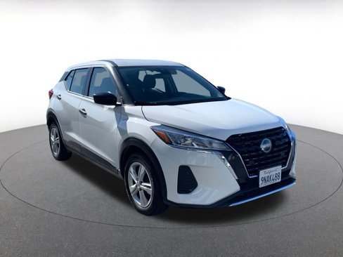 Used 2024 Nissan Kicks S image 1