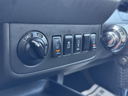 Used 2016 Nissan Frontier SV w/ SV Value Truck Package image 18