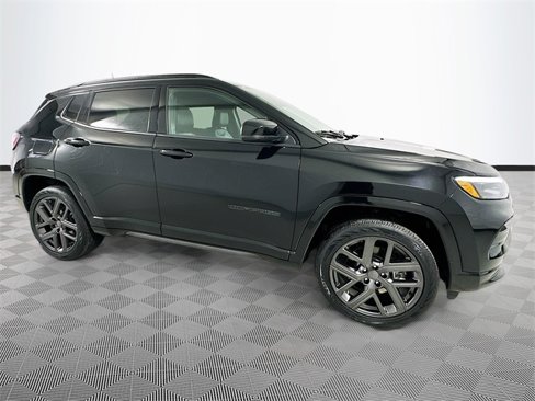 Certified 2024 Jeep Compass Limited w/ High Altitude Package image 8
