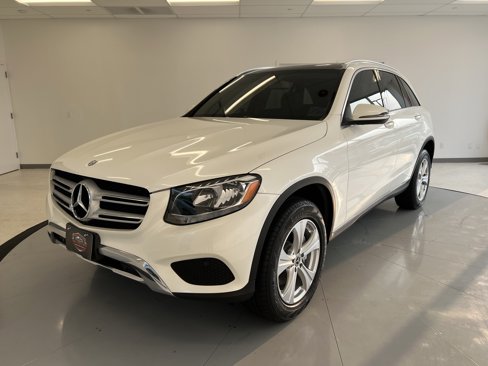 Used 2017 Mercedes-Benz GLC 300 4MATIC w/ Premium 1 Package image 3