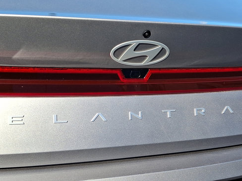 Used 2024 Hyundai Elantra SEL image 31