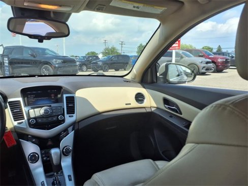Used 2016 Chevrolet Cruze LT image 12