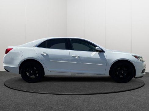 Used 2015 Chevrolet Malibu LT w/ Power Convenience Package image 5