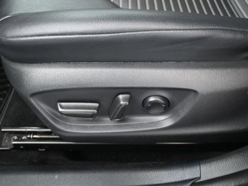 Used 2021 Toyota Camry SE image 18