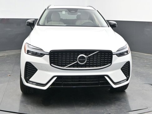 New 2025 Volvo XC60 B5 Core image 2