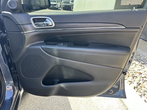 Used 2021 Jeep Grand Cherokee Limited w/ Premium Lighting Group image 19