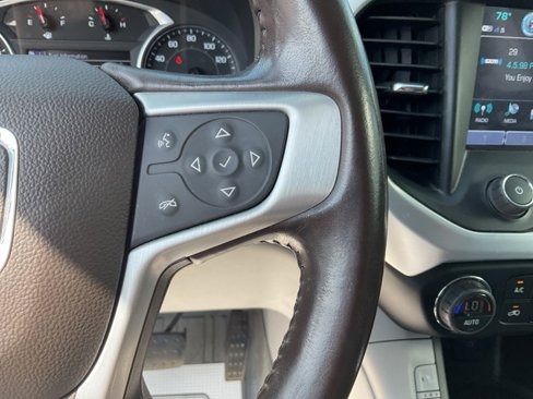 Used 2019 GMC Acadia SLT image 17