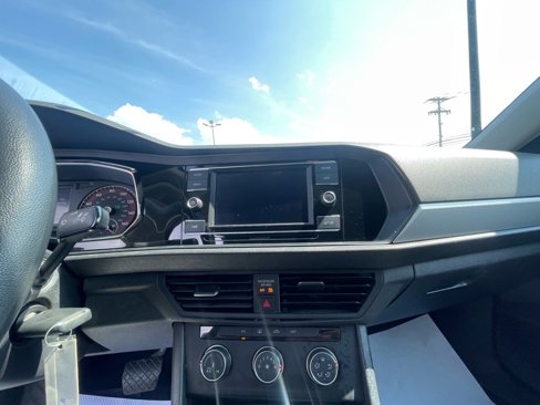 Used 2019 Volkswagen Jetta S image 17