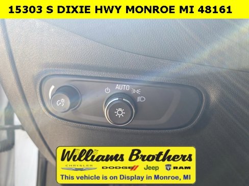 Used 2021 Chevrolet Equinox LS w/ LS Convenience Package image 15