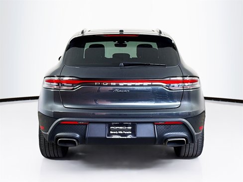 Used 2025 Porsche Macan image 10