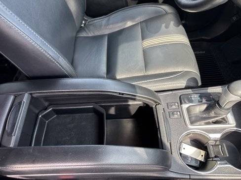 Used 2017 Toyota Highlander SE image 17