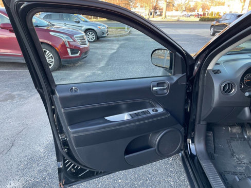Used 2017 Jeep Compass High Altitude image 14