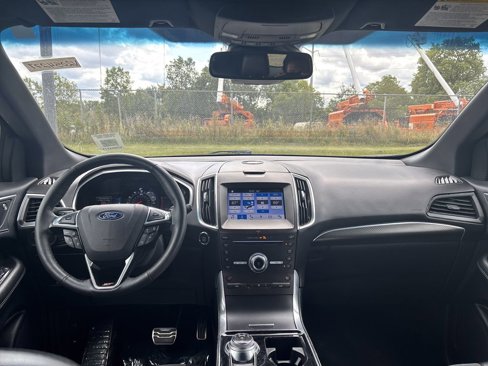 Used 2019 Ford Edge ST w/ Cold Weather Package image 5
